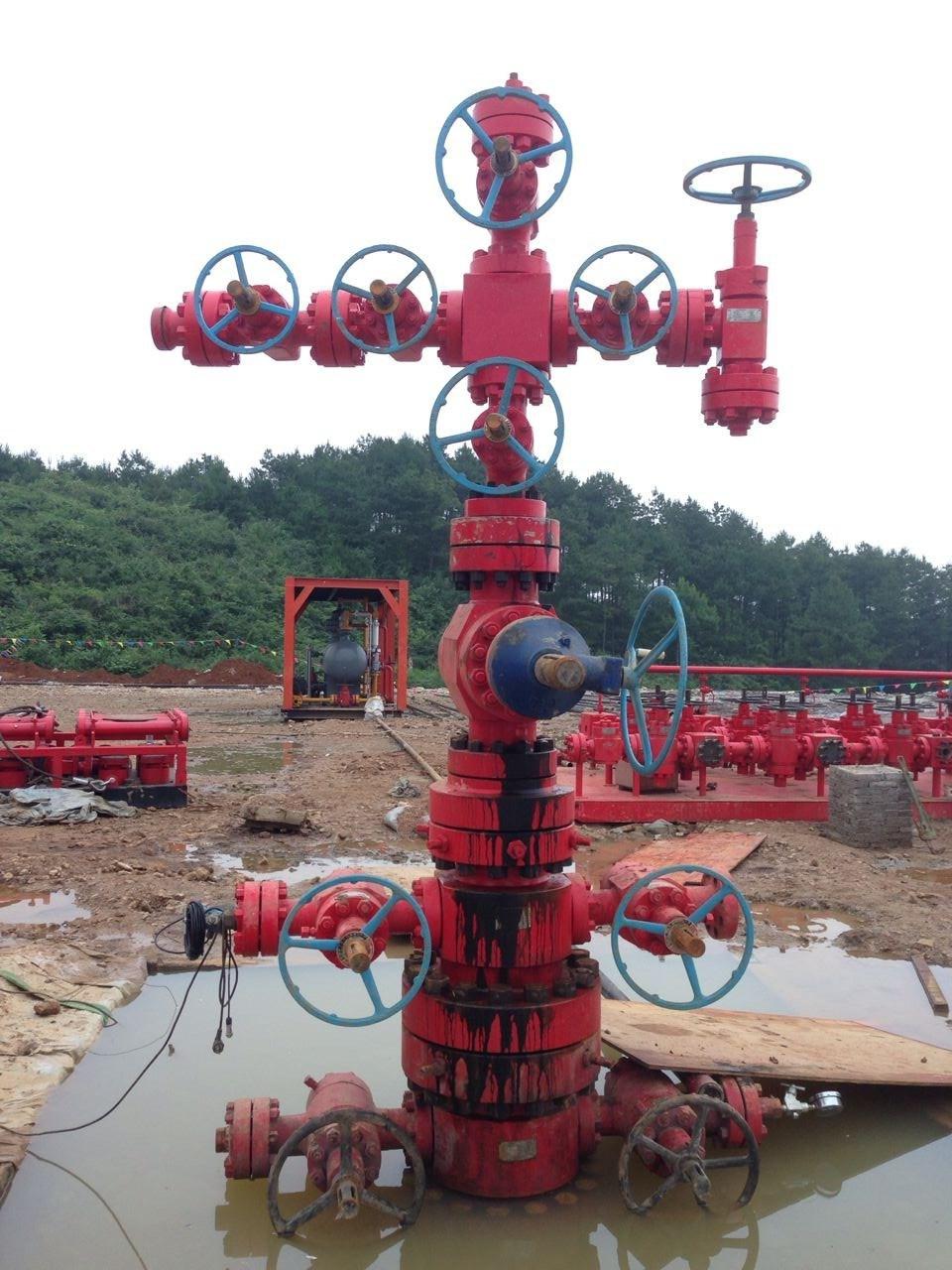 API Thermal Recovery Wellhead Equipment Christmas Tree X-Mass Tree